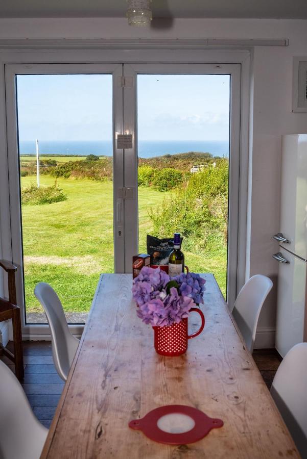 Finest Retreats - Western Watch - Sea Views, Pets Accepted, Sleeps 6 Lower Boscaswell Kültér fotó